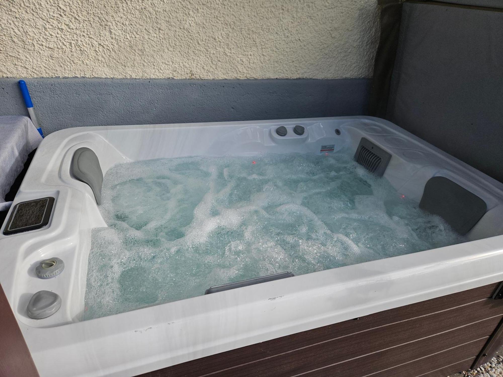 Premium Apartment Mit Privatem Whirlpool, Sauna, Garten Sankt Martin am Grimming Eksteriør billede